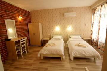 Люкс с видом на реку в Отеле Hotel Divna